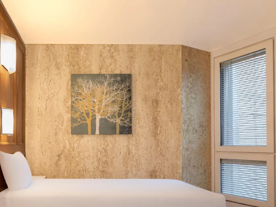 soutis-decco-flexible-wall-panel-travertine-italian-white-2.webp